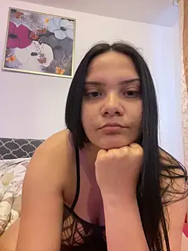 Snapshot of Selena_y chatting on 05/18/26, 05:08 Selena y online show from 05/18/26, 05:08