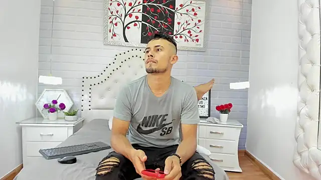 Valentiinoss online show from 11/07/25, 08:09