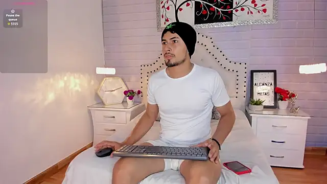 Valentiinoss online show from 01/05/26, 08:23