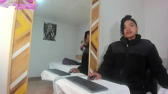 SoleneFontaine online show from 12/16/25, 12:10