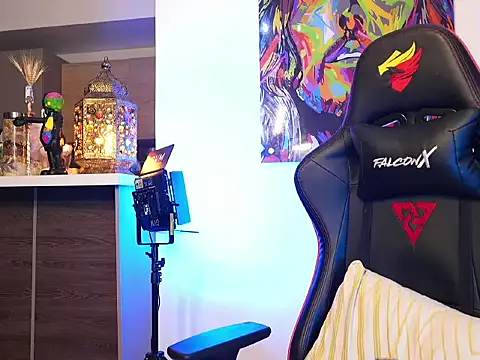 logan hugh8 online show from 10/13/25, 11:16