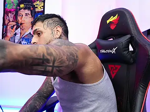 logan hugh8 online show from 10/22/25, 03:51