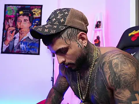 logan hugh8 online show from 10/31/25, 06:03