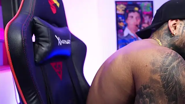 logan hugh8 online show from 12/16/25, 01:10