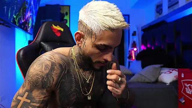 logan hugh8 online show from 01/17/26, 05:56