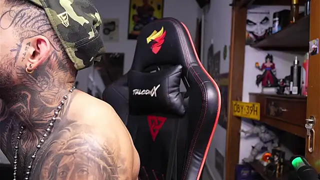 logan hugh8 online show from 04/24/26, 03:25