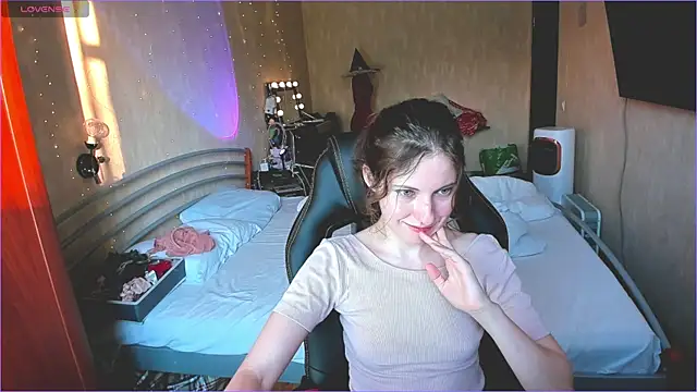 Snapshot of Agata_in_Wonderland chatting on 09/16/25, 01:56 Agata in Wonderland online show from 09/16/25, 01:56