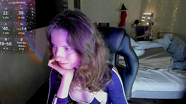 Snapshot of Agata_in_Wonderland chatting on 11/11/25, 01:44 Agata in Wonderland online show from 11/11/25, 01:44