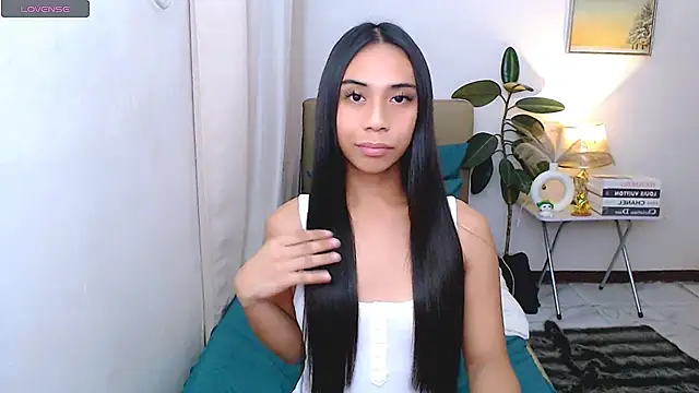Snapshot of scarlet_smith7 chatting on 06/19/26, 01:32 scarlet smith7 online show from 06/19/26, 01:32