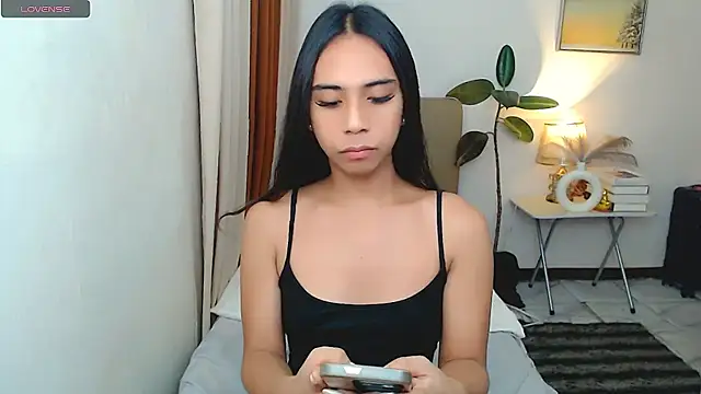 Snapshot of scarlet_smith7 chatting on 07/10/26, 01:10 scarlet smith7 online show from 07/10/26, 01:10
