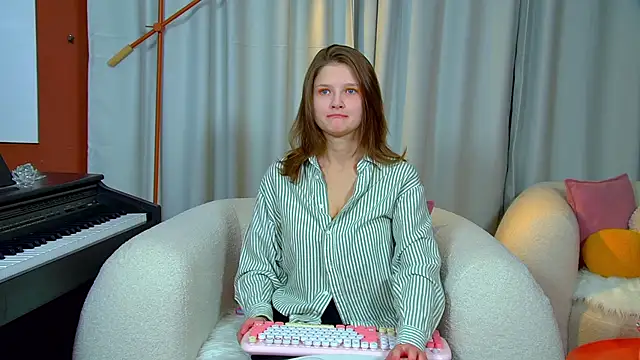 Snapshot of JaneRosen chatting on 10/15/25, 06:35 JaneRosen online show from 10/15/25, 06:35