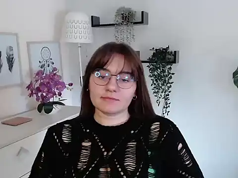 Snapshot of Julie_Diamond chatting on 09/25/25, 12:42 Julie Diamond online show from 09/25/25, 12:42