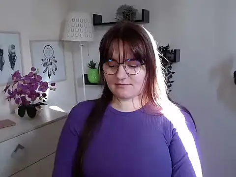 Snapshot of Julie_Diamond chatting on 10/10/25, 12:37 Julie Diamond online show from 10/10/25, 12:37