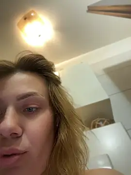 emmasweett11 online show from 04/12/26, 08:14