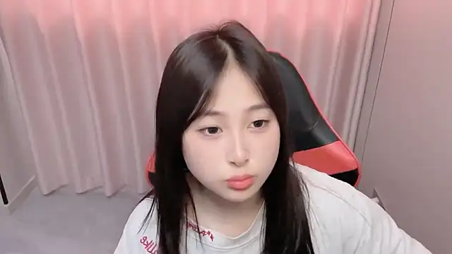 Snapshot of xxz98 chatting on 04/26/26, 05:38 xxz98 online show from 04/26/26, 05:38