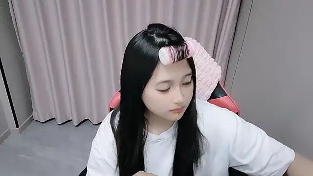 Snapshot of xxz98 chatting on 05/03/26, 01:06 xxz98 online show from 05/03/26, 01:06