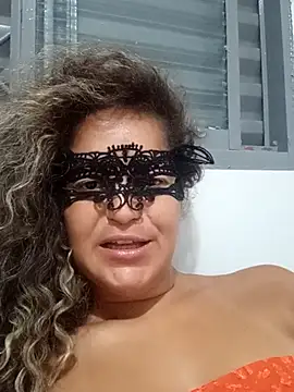 RaphinhaSanches online show from 12/02/25, 09:25