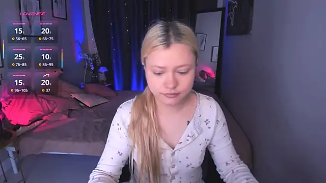 Millie Vanillies online show from 10/14/25, 02:51