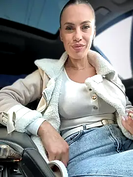  JessyRey  online show from 12/04/25, 12:03