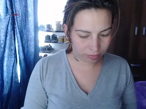 cloequeen15 online show from 11/26/25, 08:21