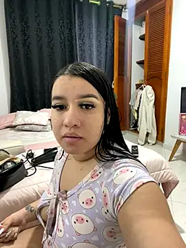 Aliciawhitee online show from 11/15/25, 12:08