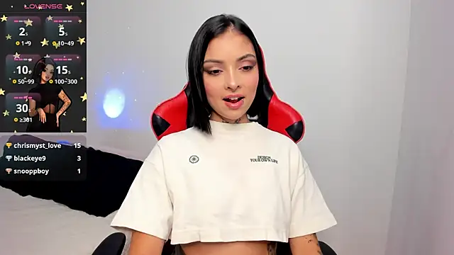 Snapshot of hannah_miltonn chatting on 06/23/26, 09:02 hannah miltonn online show from 06/23/26, 09:02
