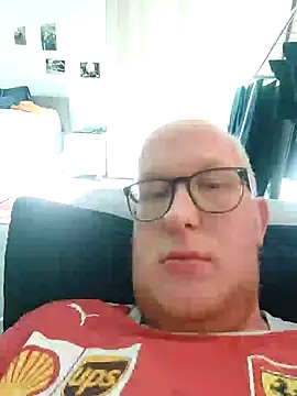 Snapshot of geilerd122 chatting on 09/12/25, 01:33 geilerd122 online show from 09/12/25, 01:33