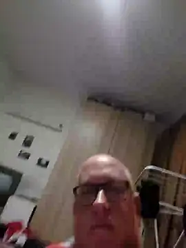 Snapshot of geilerd122 chatting on 09/18/25, 09:50 geilerd122 online show from 09/18/25, 09:50