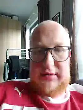 Snapshot of geilerd122 chatting on 10/04/25, 02:48 geilerd122 online show from 10/04/25, 02:48