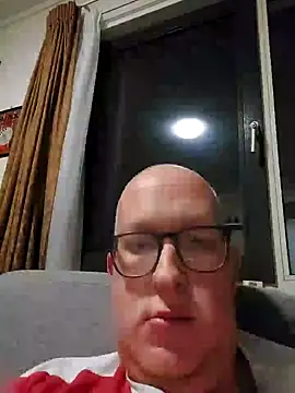 Snapshot of geilerd122 chatting on 10/09/25, 06:17 geilerd122 online show from 10/09/25, 06:17