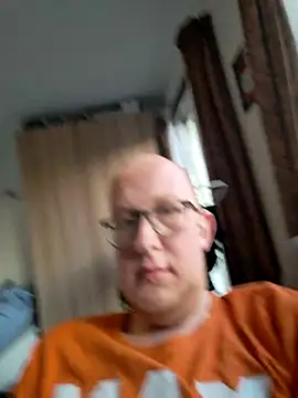 Snapshot of geilerd122 chatting on 03/04/26, 05:19 geilerd122 online show from 03/04/26, 05:19