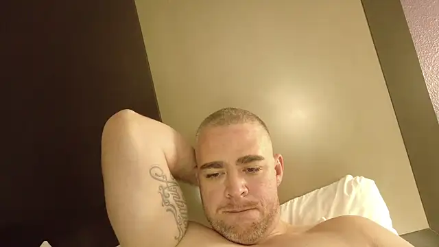 Snapshot of Dallasbest214 chatting on 10/31/25, 07:42 Dallasbest214 online show from 10/31/25, 07:42