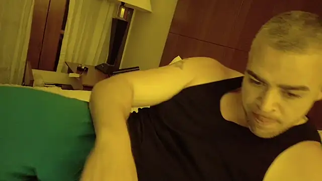 Snapshot of Dallasbest214 chatting on 03/23/26, 12:42 Dallasbest214 online show from 03/23/26, 12:42