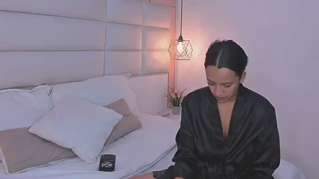 Snapshot of Salome_Smitth_1 chatting on 08/09/26, 04:34 Salome Smitth 1 online show from 08/09/26, 04:34