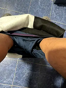 maialexte online show from 12/15/25, 04:39