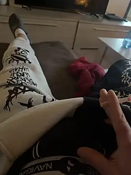 maialexte online show from 12/21/25, 07:37