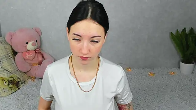 EileenMoores online show from 11/27/25, 02:46