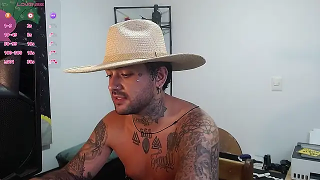 nicolastorres99 online show from 12/19/25, 04:08