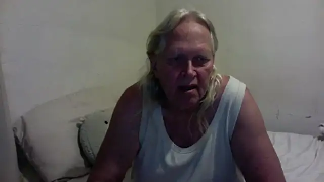 OldLadySara online show from 10/23/25, 01:38
