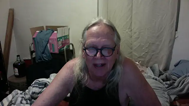 OldLadySara online show from 05/29/26, 06:33
