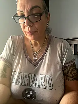 dieseldame1313 online show from 11/13/25, 08:30