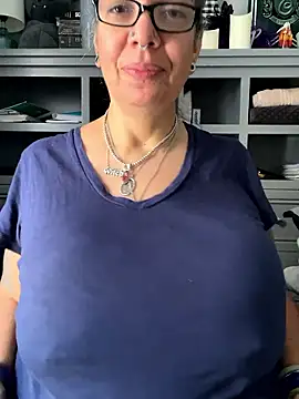 dieseldame1313 online show from 01/07/26, 04:20