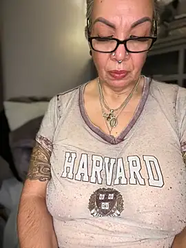 dieseldame1313 online show from 02/01/26, 02:43