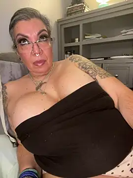 dieseldame1313 online show from 02/20/26, 06:26