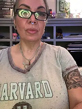 dieseldame1313 online show from 05/13/26, 02:42