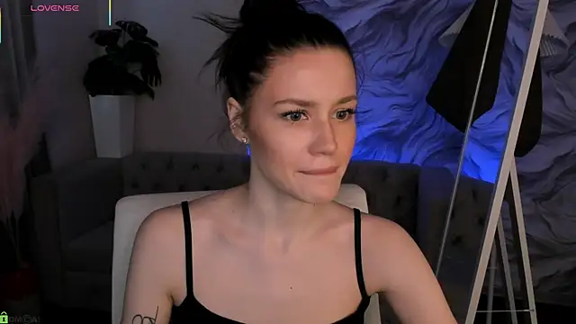 Aria Mila online show from 03/23/26, 04:27