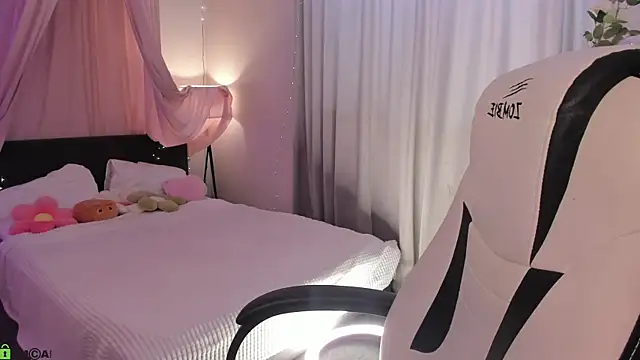Aria Mila online show from 05/28/26, 03:04