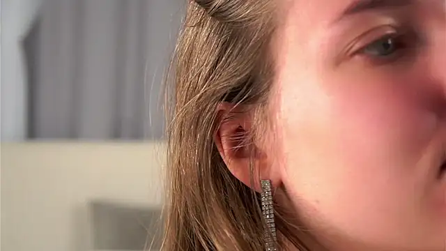 KarriBrownd online show from 09/09/25, 01:05