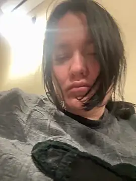 SunnyLeila2101 online show from 10/18/25, 05:57