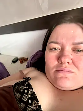 SunnyLeila2101 online show from 12/02/25, 08:41